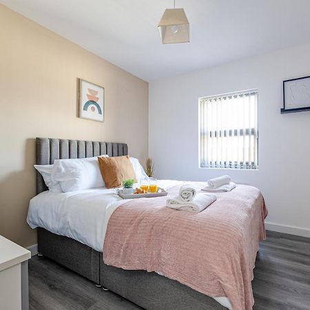 Top Floor Apartment With Private Balcony In Stockport Centre By Hass Haus Exterior photo